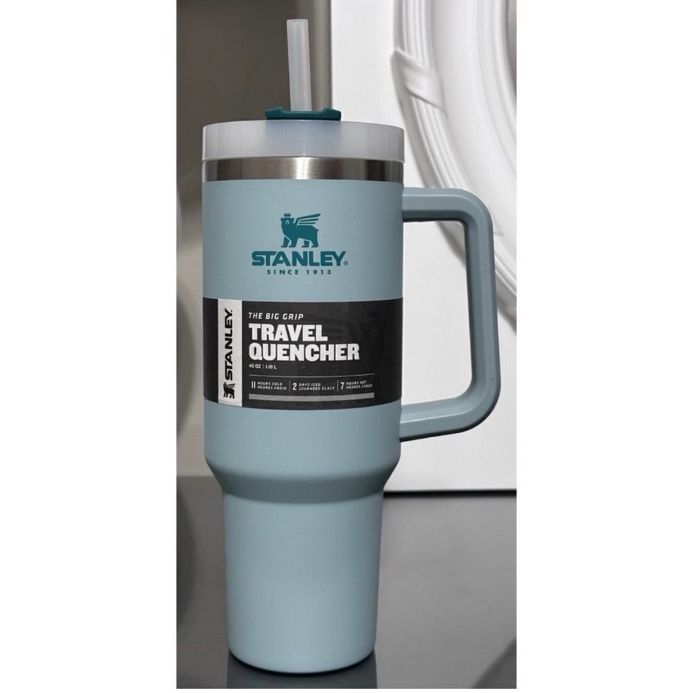 ORIGINAL NO TAGS Stanley Light Blue Tumbler with Handle